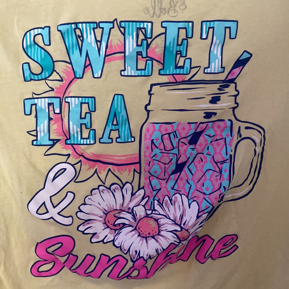 “Sweet Tea & Sunshine” Short sleeve graphic tee